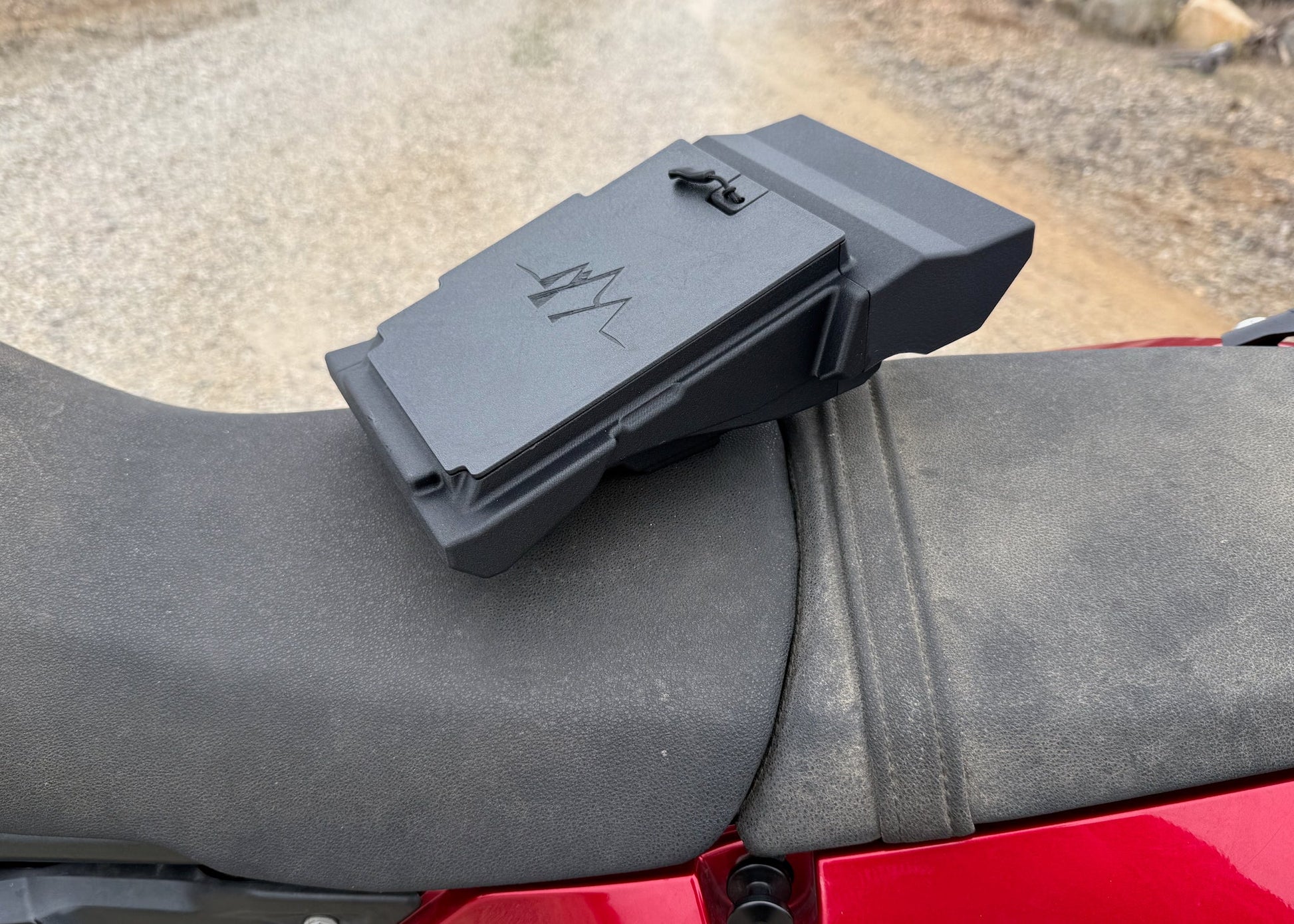 MotoCubby Nomad — OEM rack, 2019–2023 (Scratch & Dent; representative photo, cosmetics vary by unit)