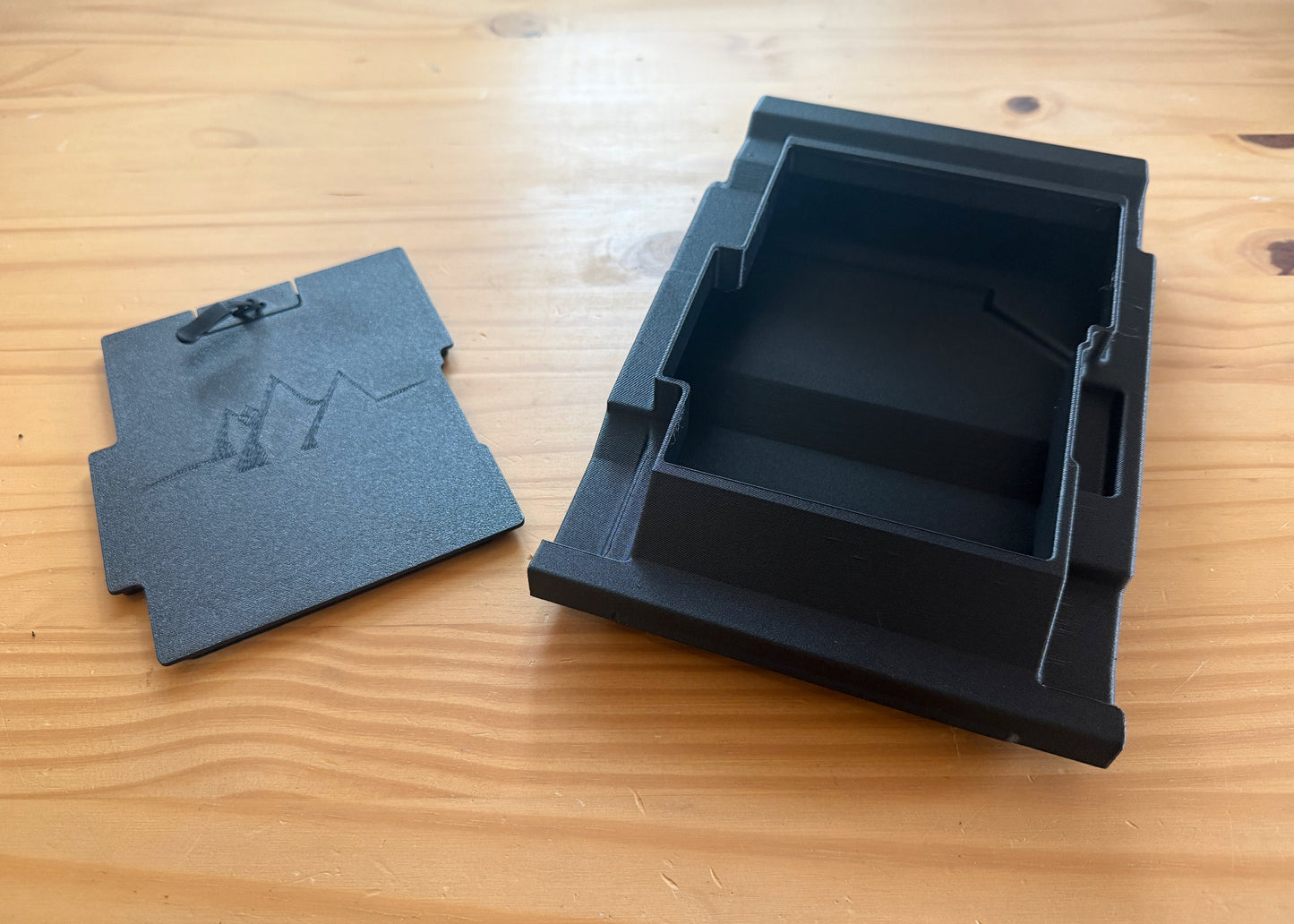 MotoCubby Nomad III for Yamaha Ténéré 700 — lid and box body laid out side by side showing the molded interior